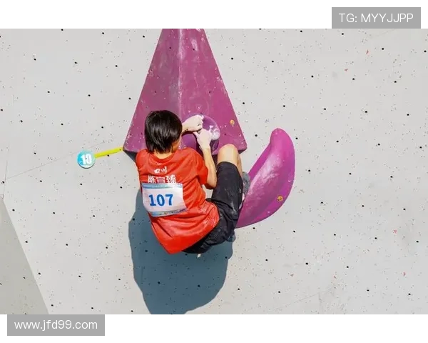 重庆攀岩队在攀岩意识排行榜中荣获第三名展现实力与潜力